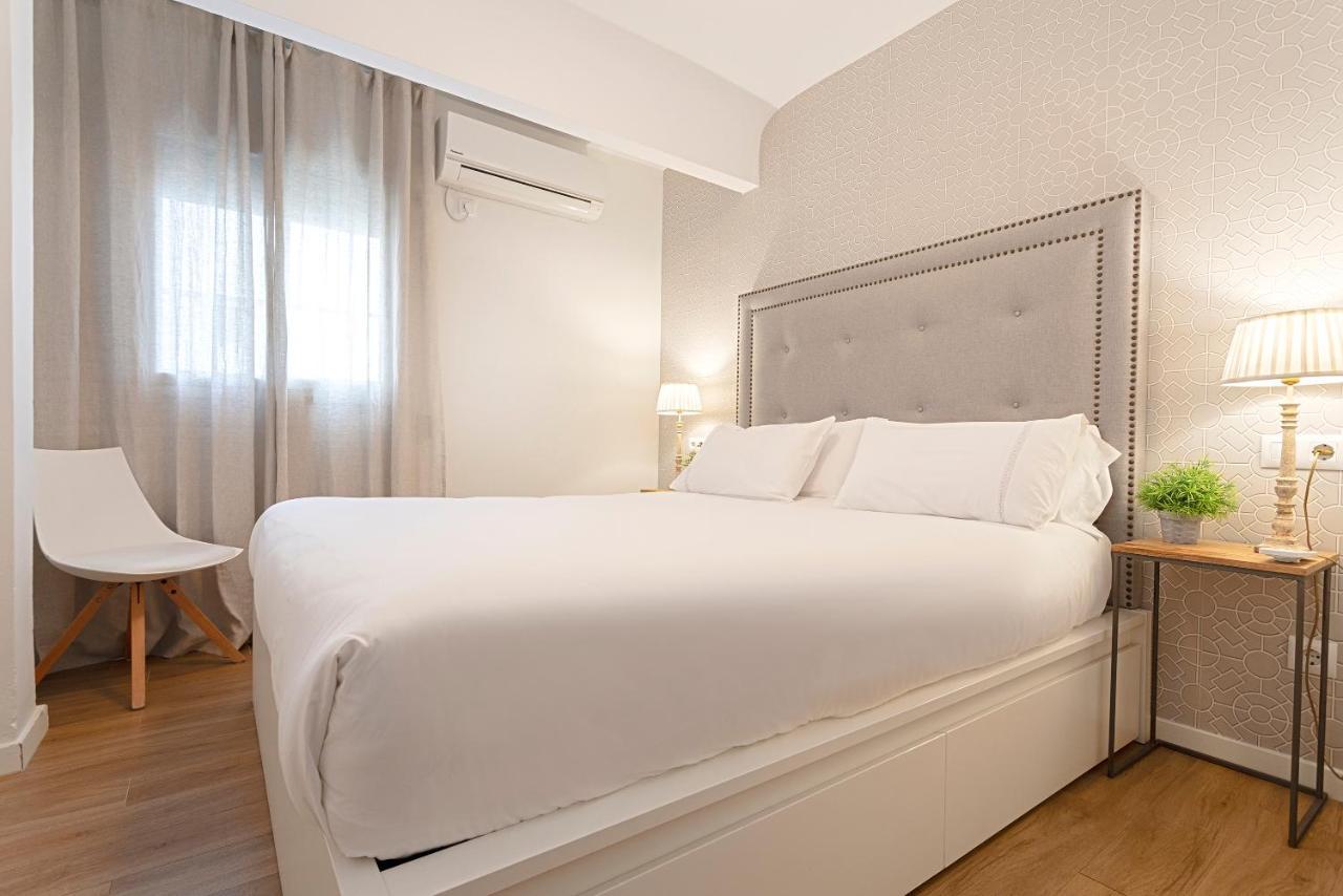 Genteel Home Velarde Sevilla Eksteriør bilde